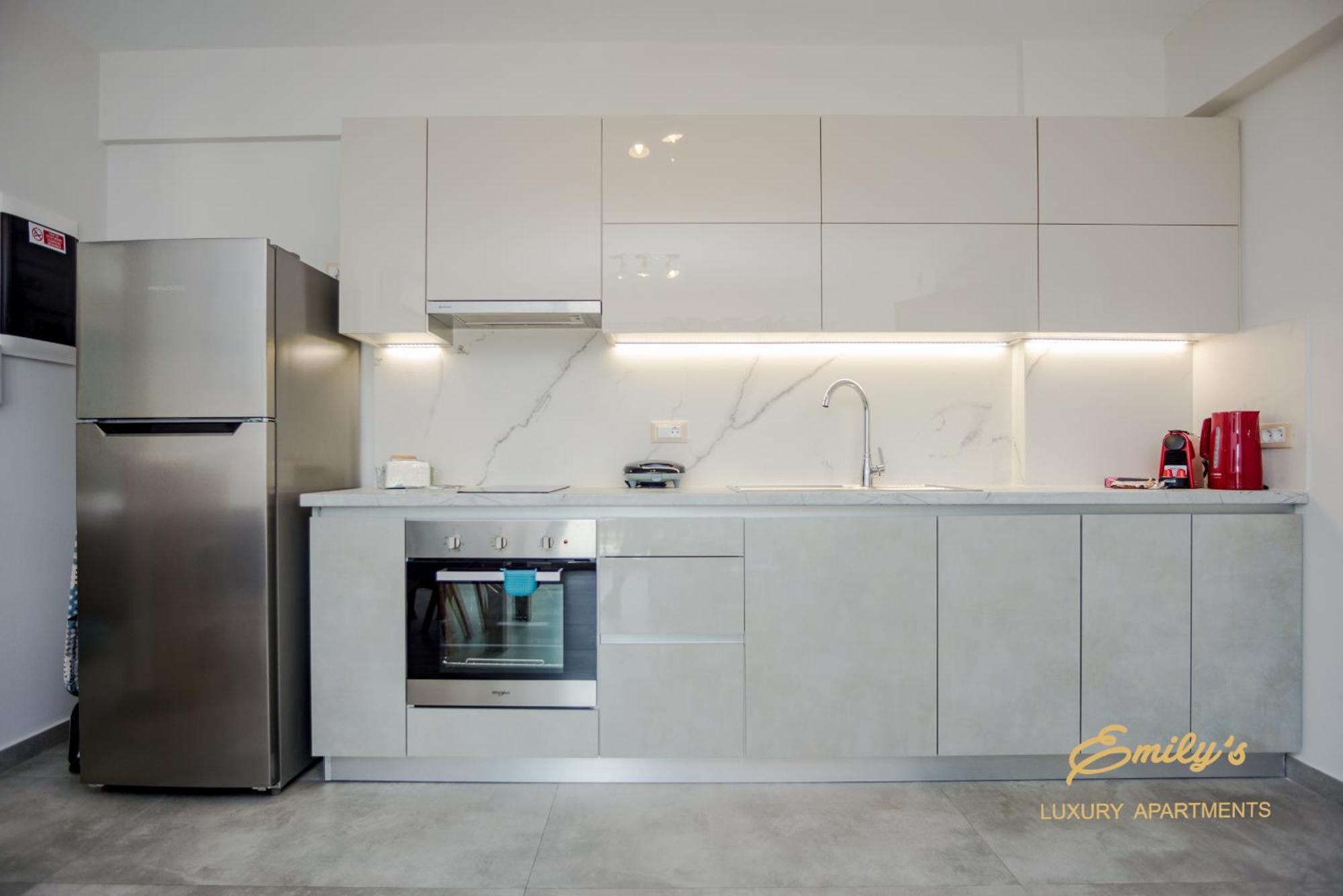 Emily'S Luxury Apartments Argostoli  Exterior photo